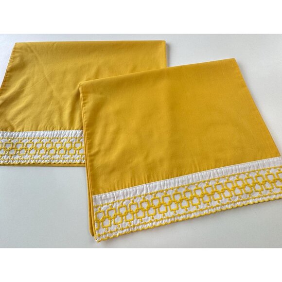 Vintage 70s pillowcases set, pair of orange embroidered trim pillow shams - Picture 3 of 10